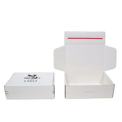 CMYK Color Offest Printing E Commerce Packaging Box Logo dan Ukuran Khusus