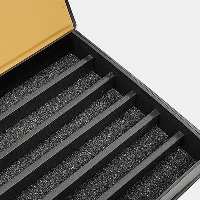 Custom Black Waist Bead Packaging Magnetic Cardboard Closure Gift Box untuk ukuran khusus