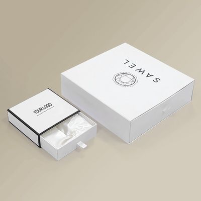 Kotak hadiah laci karton kaku berlapis satin untuk kemasan kosmetik