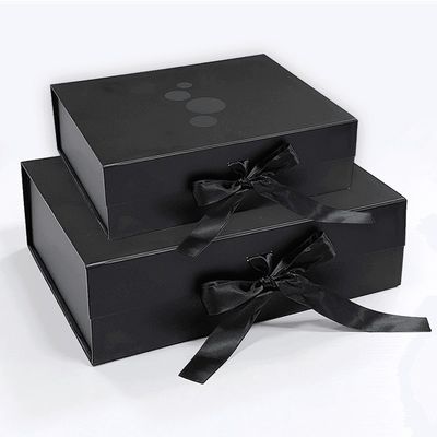 157g Art Paper Magnetic Packaging Box 2mm Cardboard Magnetic Gift Boxes dengan Ribbon