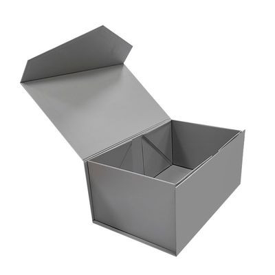 Custom Clothing Magnetic Packaging Box Matt / Glossy Lamination Bentuk persegi panjang