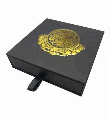 Luxury Hot Stamping Black Box Gift Packaging Dengan Cetakan CMYK