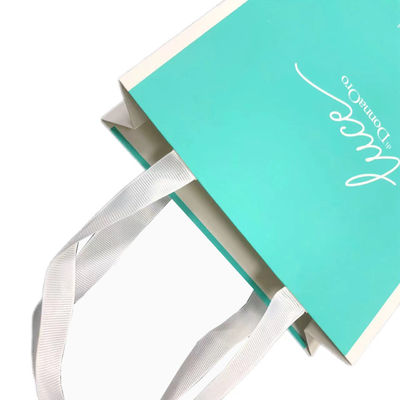 Tas belanja hadiah kertas hijau matte mewah untuk kemasan pakaian