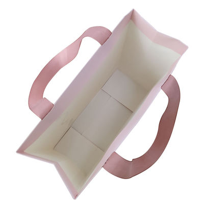 Luxury Custom Logo Gold Foil Printed Kraft Paper Shopping Packaging Bag untuk Sepatu Pakaian