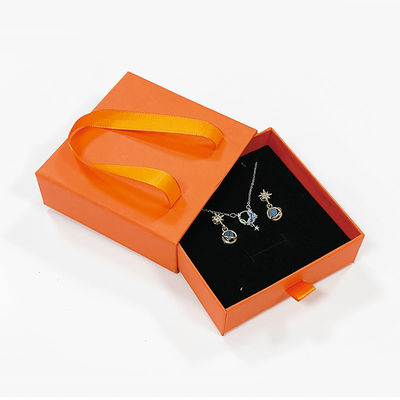 Custom Small Luxury Black Cardboard Paper Box Fashion Perhiasan Hadiah Laci Slide Packaging Box Dengan Logo Anda Sendiri