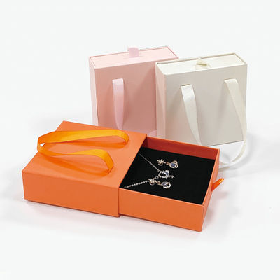 Custom Small Luxury Black Cardboard Paper Box Fashion Perhiasan Hadiah Laci Slide Packaging Box Dengan Logo Anda Sendiri