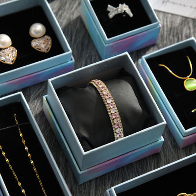 Custom Logo Perhiasan Kotak Kalung Wanita Earrings Cincin Cantik Dikemas Set Penuh Kotak Hadiah Kertas