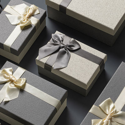 High End Gift Box Packaging Ukuran yang dapat disesuaikan Untuk Hari Valentine Hari Ibu Black White Bow Decoration Gift Box