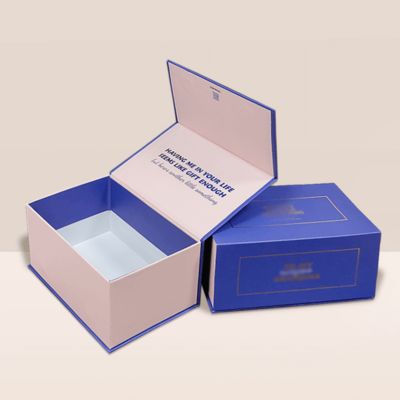 Custom Logo Warna Square Biru Magnetik Perhiasan Kemasan Kothak Hadiah Mewah Untuk Hadiah