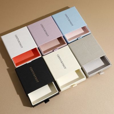 Kemasan Kotak Perhiasan Mewah Logo Kustom Kotak Hadiah Perhiasan yang Dipersonalisasi Kotak Kemasan Perhiasan Elegan & Mewah untuk Wanita