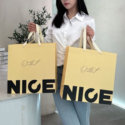 Custom Printed LOGO Eco Friendly Paper Bags Grosir Printing Kraft Paper Bag Kualitas Tinggi untuk Pakaian
