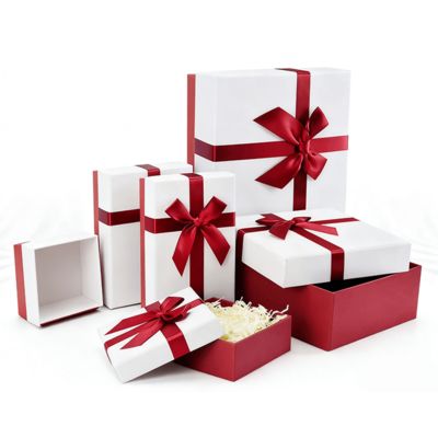 Kotak Kaku Hadiah Mewah Kustom Pabrik Dengan Tutup Karton Berlapis Menampilkan Laminasi Matt Embossing Stamping Untuk Kemasan Hadiah