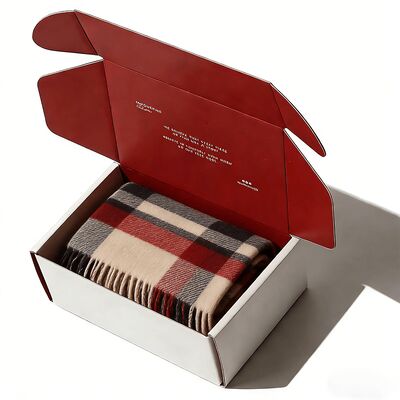 Kotak Kardus Putih Kustom yang Dapat Dilipat dan Daur Ulang untuk Pengiriman dan Pengemasan Pakaian dengan logo