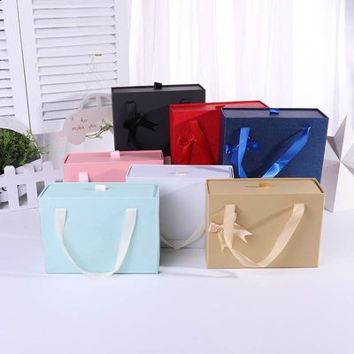 ODM OEM diterima. sampel gratis portabel kosong Slide Out Packing kaku jenis laci kotak hadiah tas dengan pita